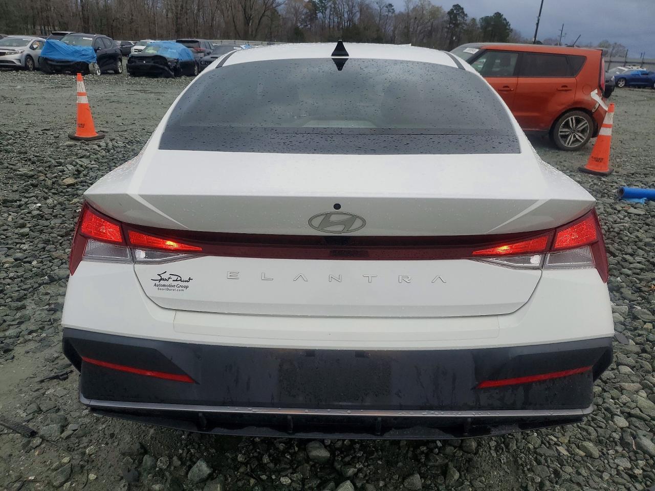 Hyundai ELANTRA Sel