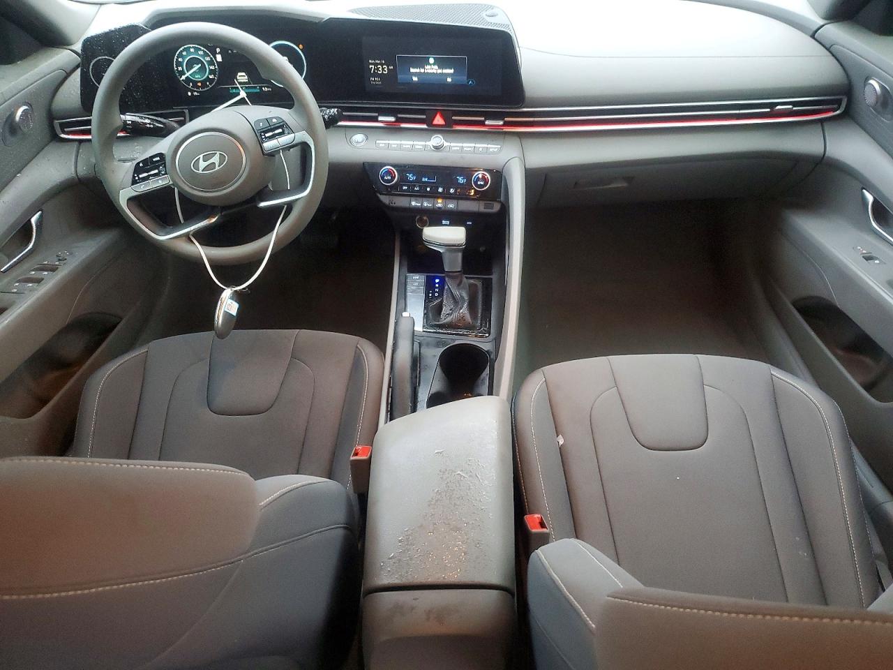Hyundai ELANTRA Sel