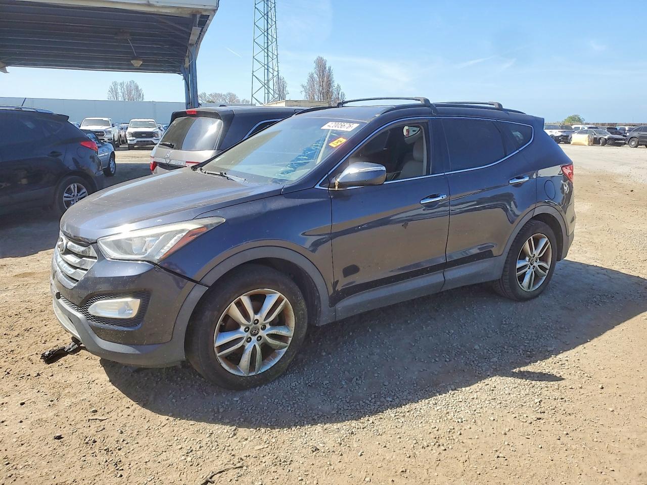 Salvage Hyundai SANTA FE Image