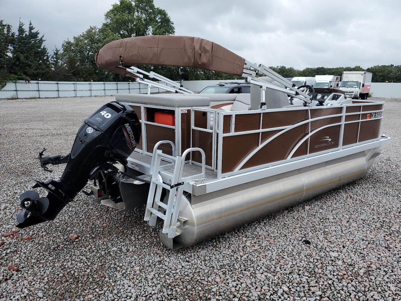 Bennington Marine Pontoon
