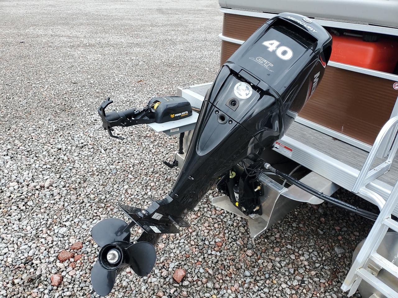 Bennington Marine Pontoon