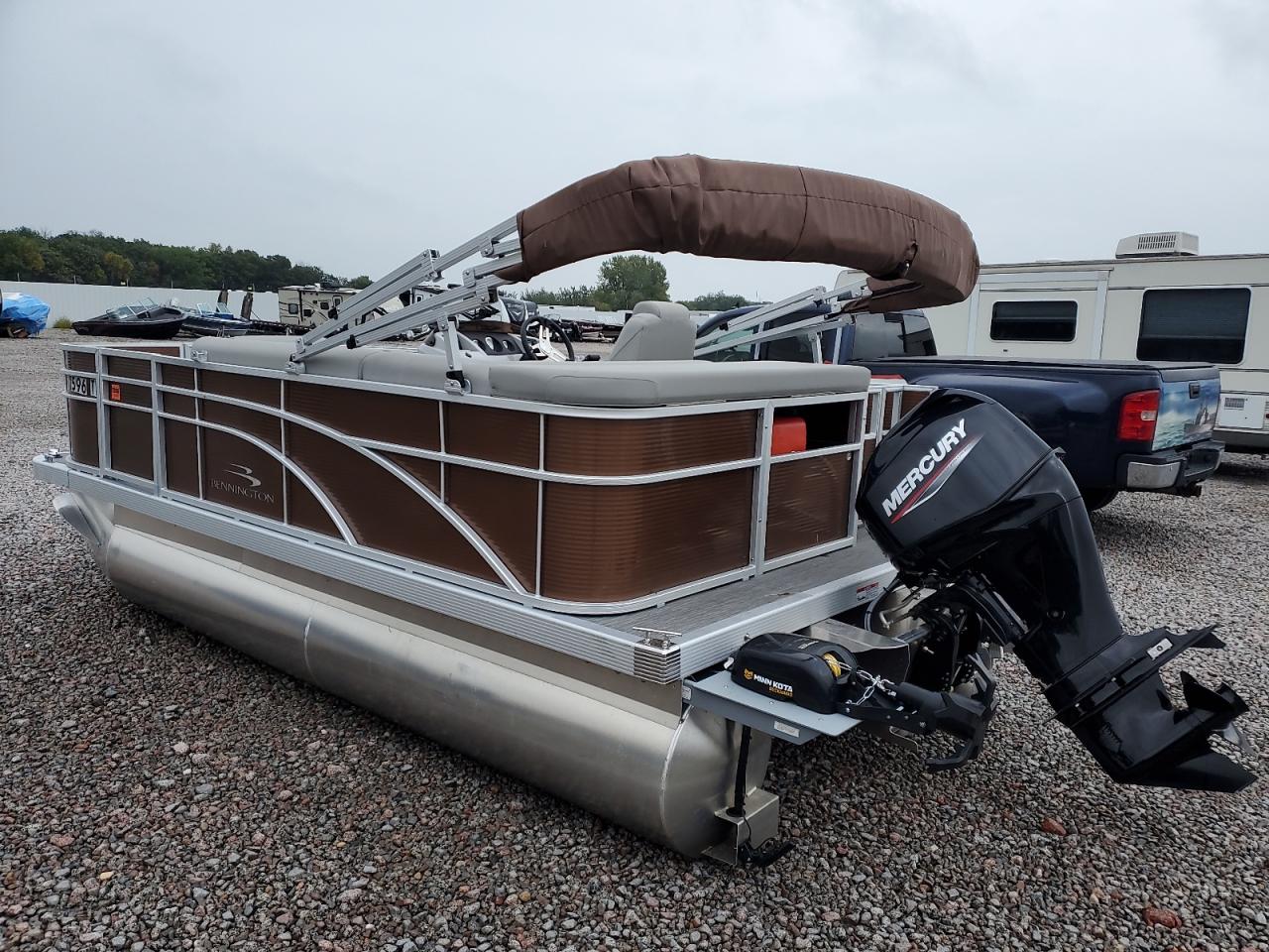 Bennington Marine Pontoon