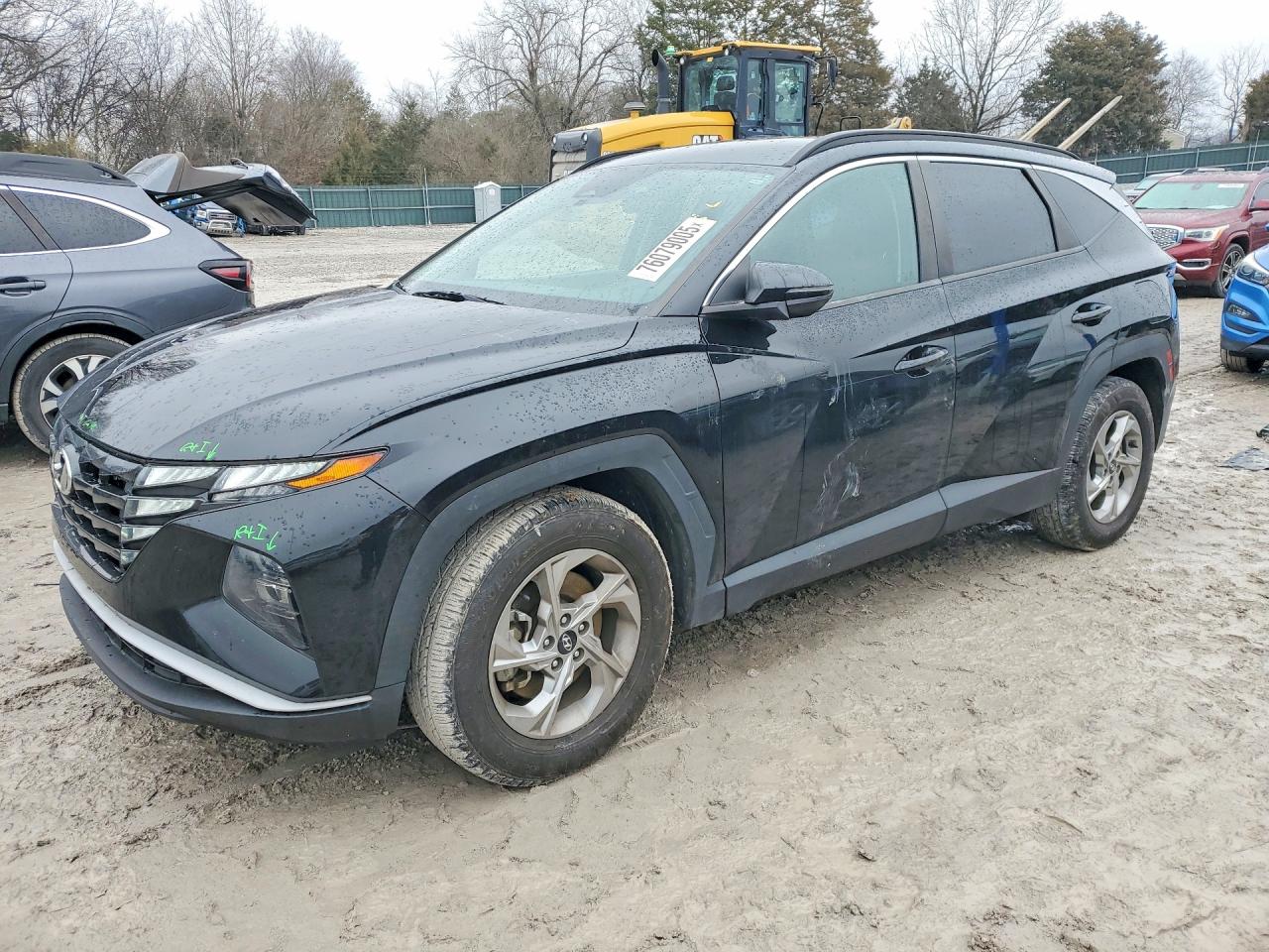 Salvage Hyundai TUCSON Image