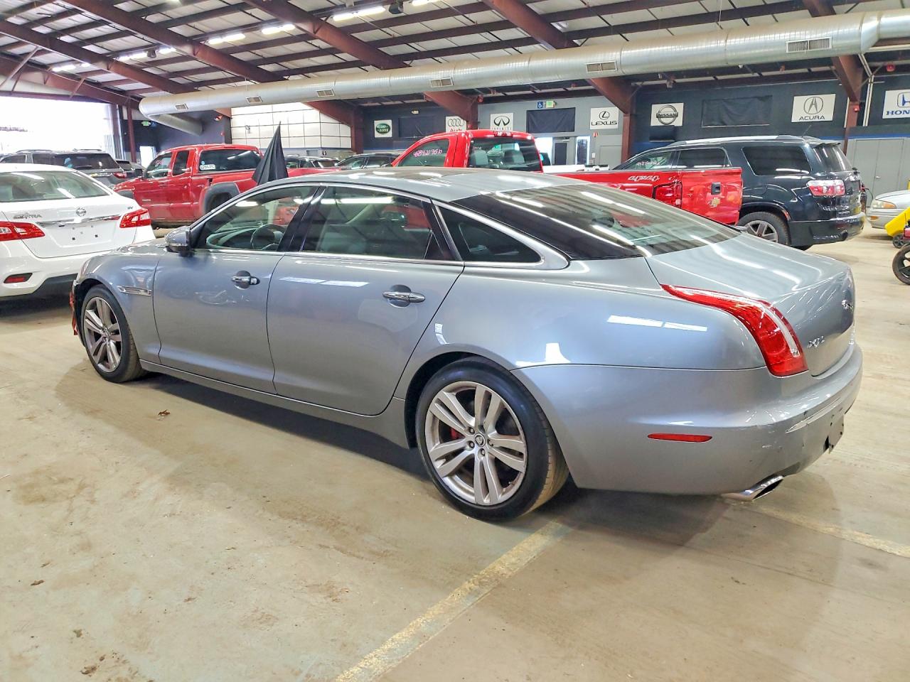 Jaguar XJ