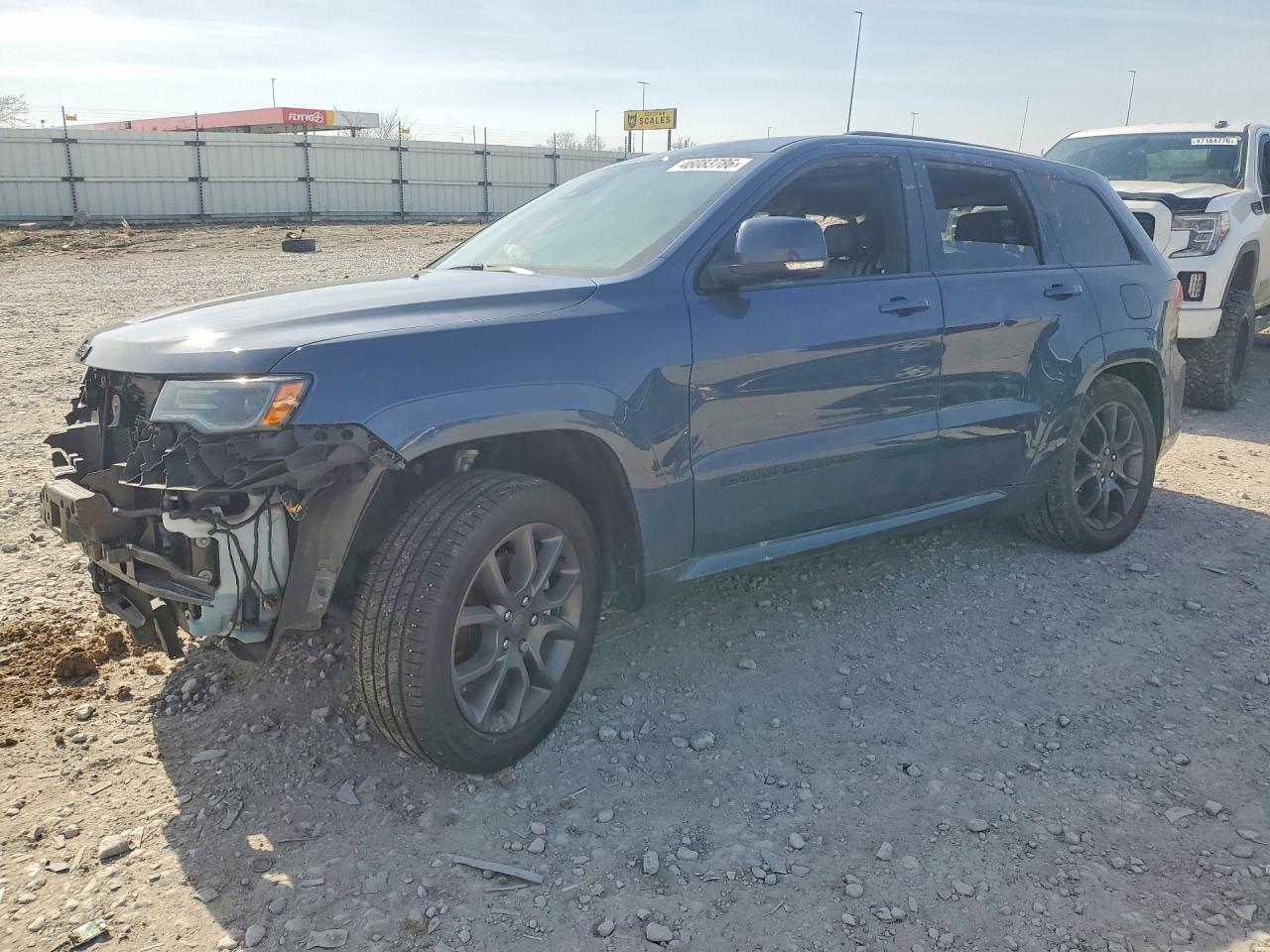 Salvage Jeep Cherokee Image