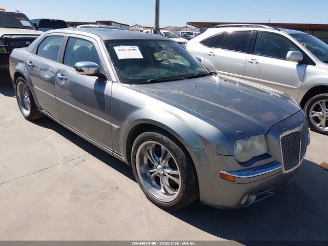 Salvage Chrysler 300c Image