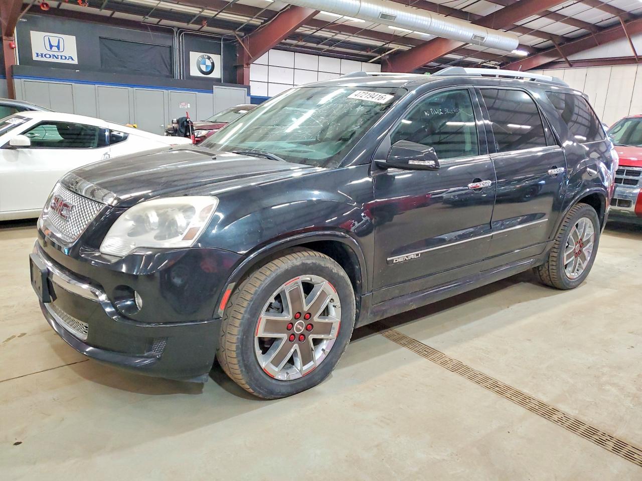 Salvage GMC Acadia Image