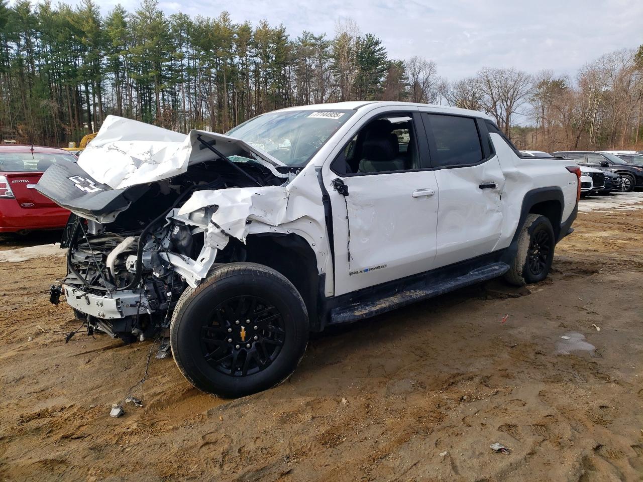 Salvage Chevrolet Silverado Image