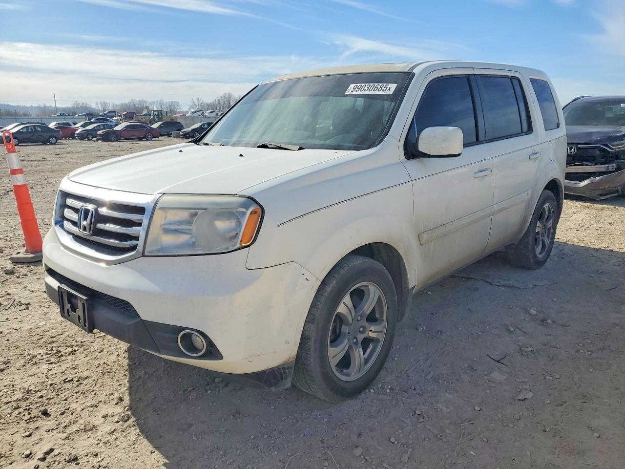 Salvage Honda Pilot Image