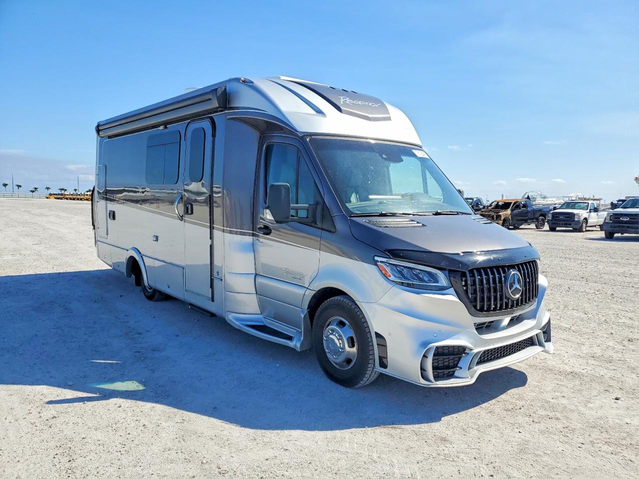 Salvage Mercedes-Benz Sprinter Image