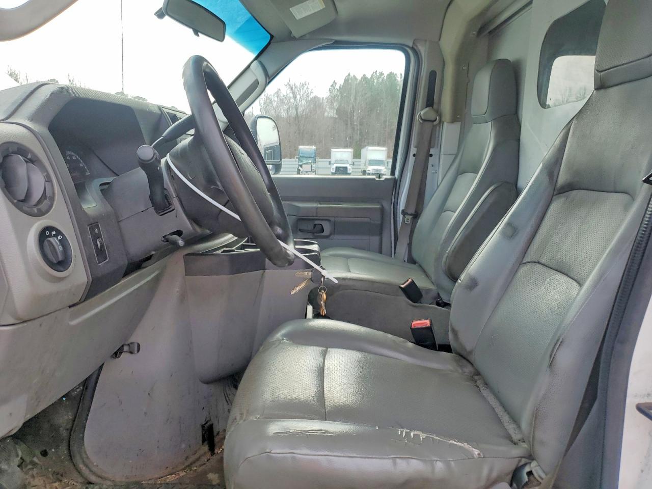 Ford Econoline E350 Super Duty Van