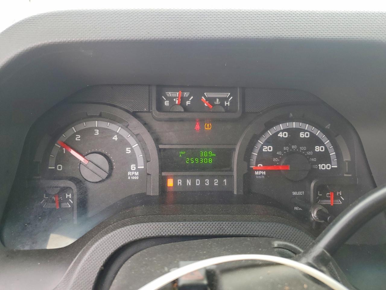 Ford Econoline E350 Super Duty Van