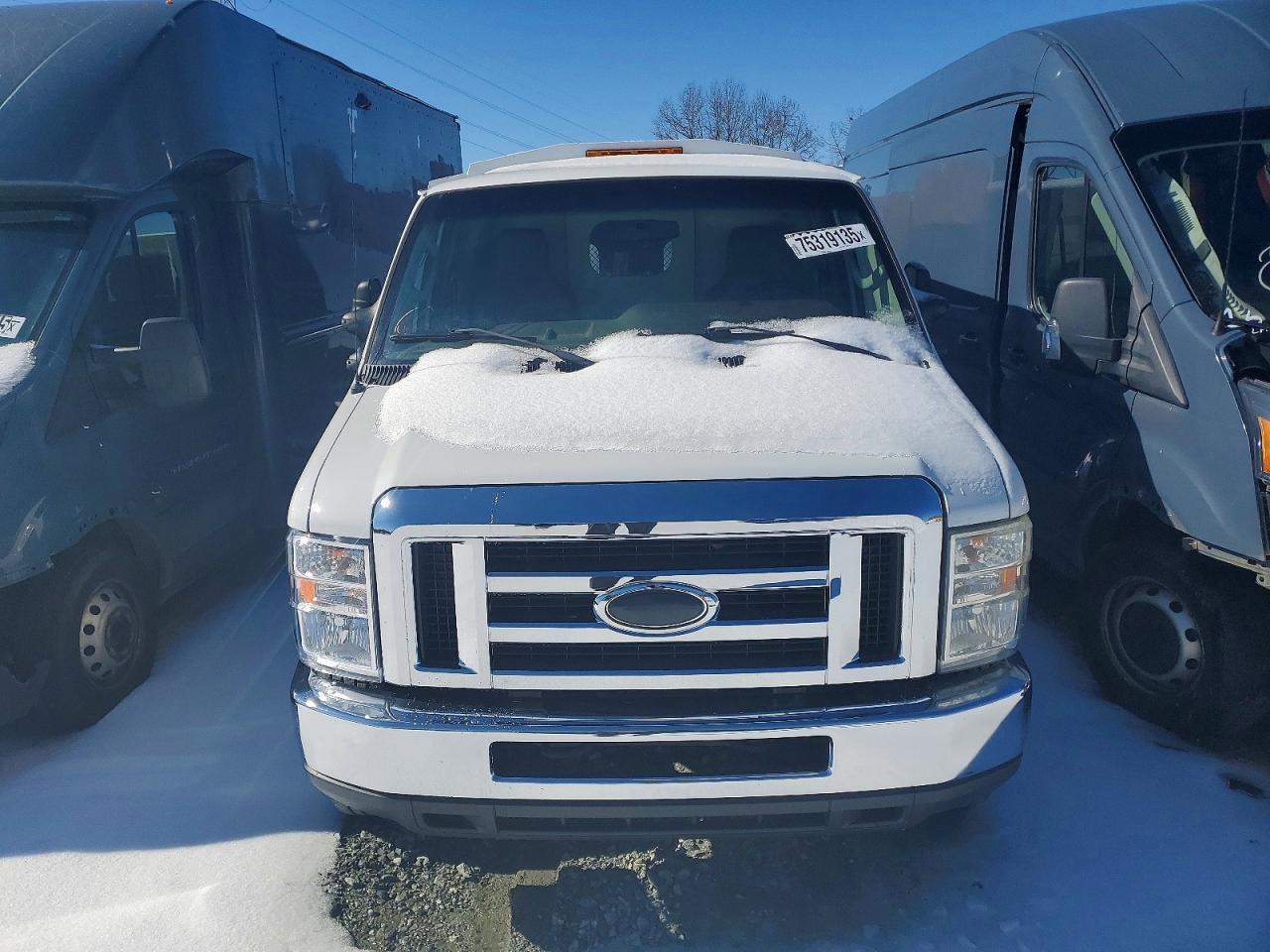Ford Econoline E350 Super Duty Van