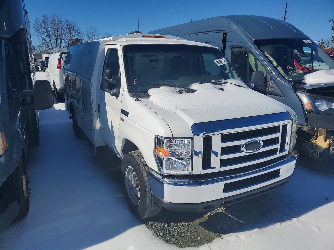 Ford Econoline E350 Super Duty Van