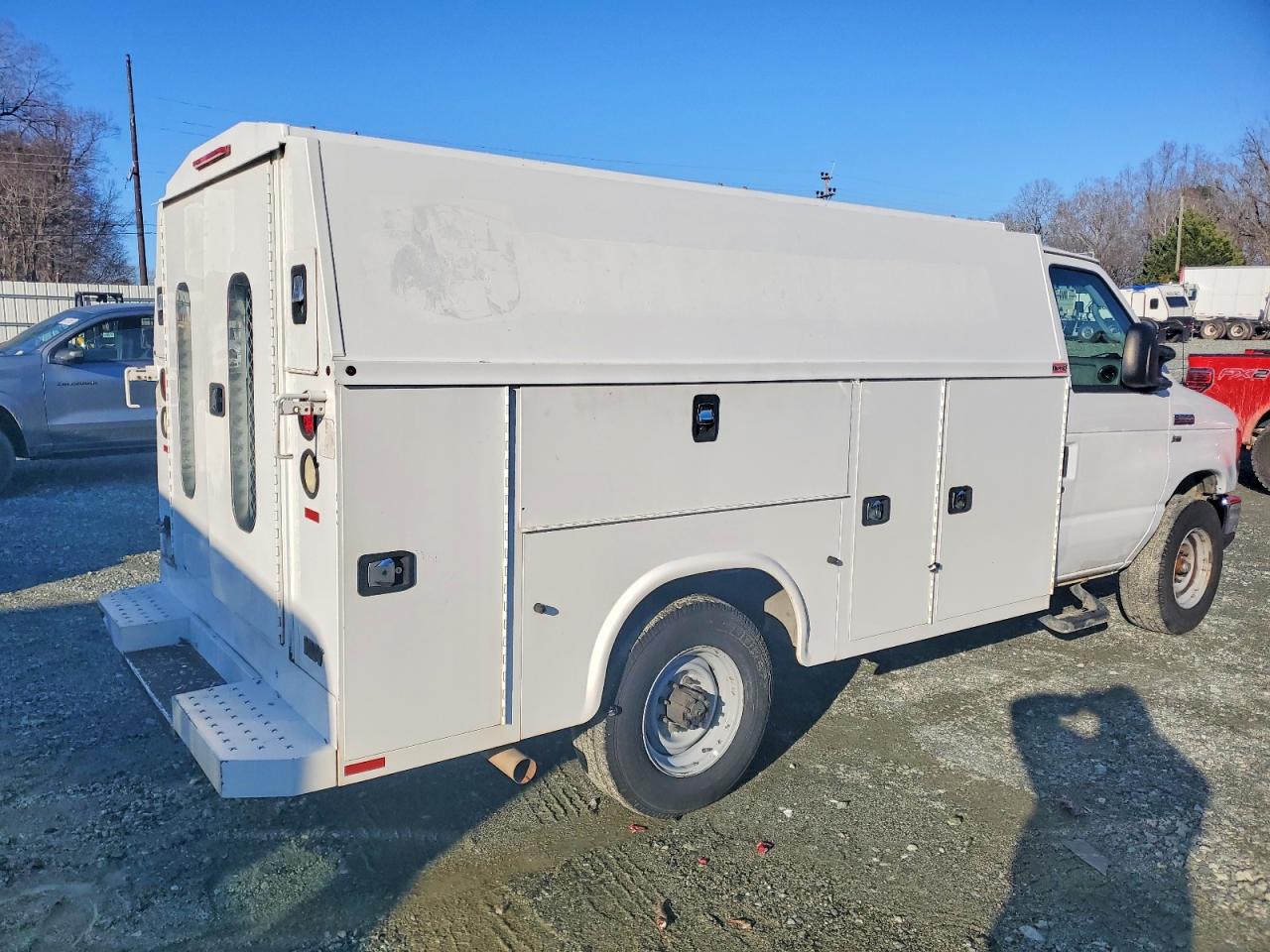 Ford Econoline E350 Super Duty Van