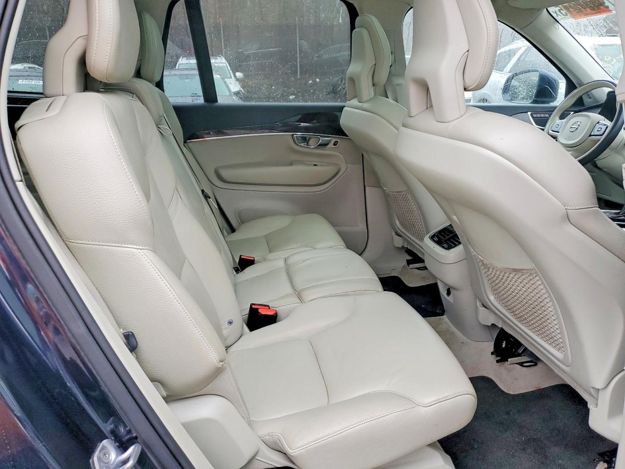 Volvo XC90 T6