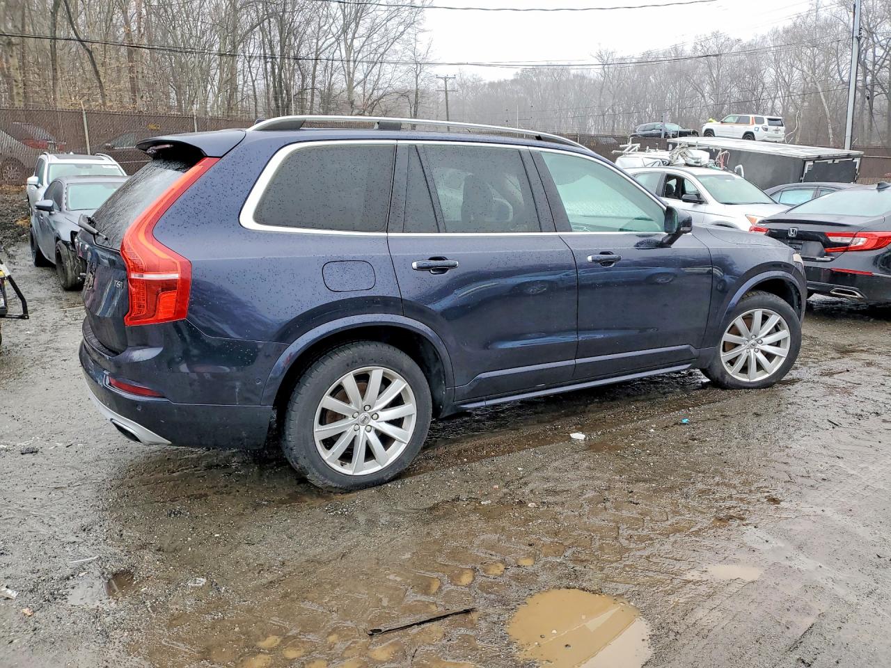 Volvo XC90 T6