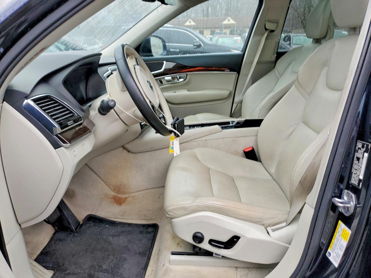 Volvo XC90 T6