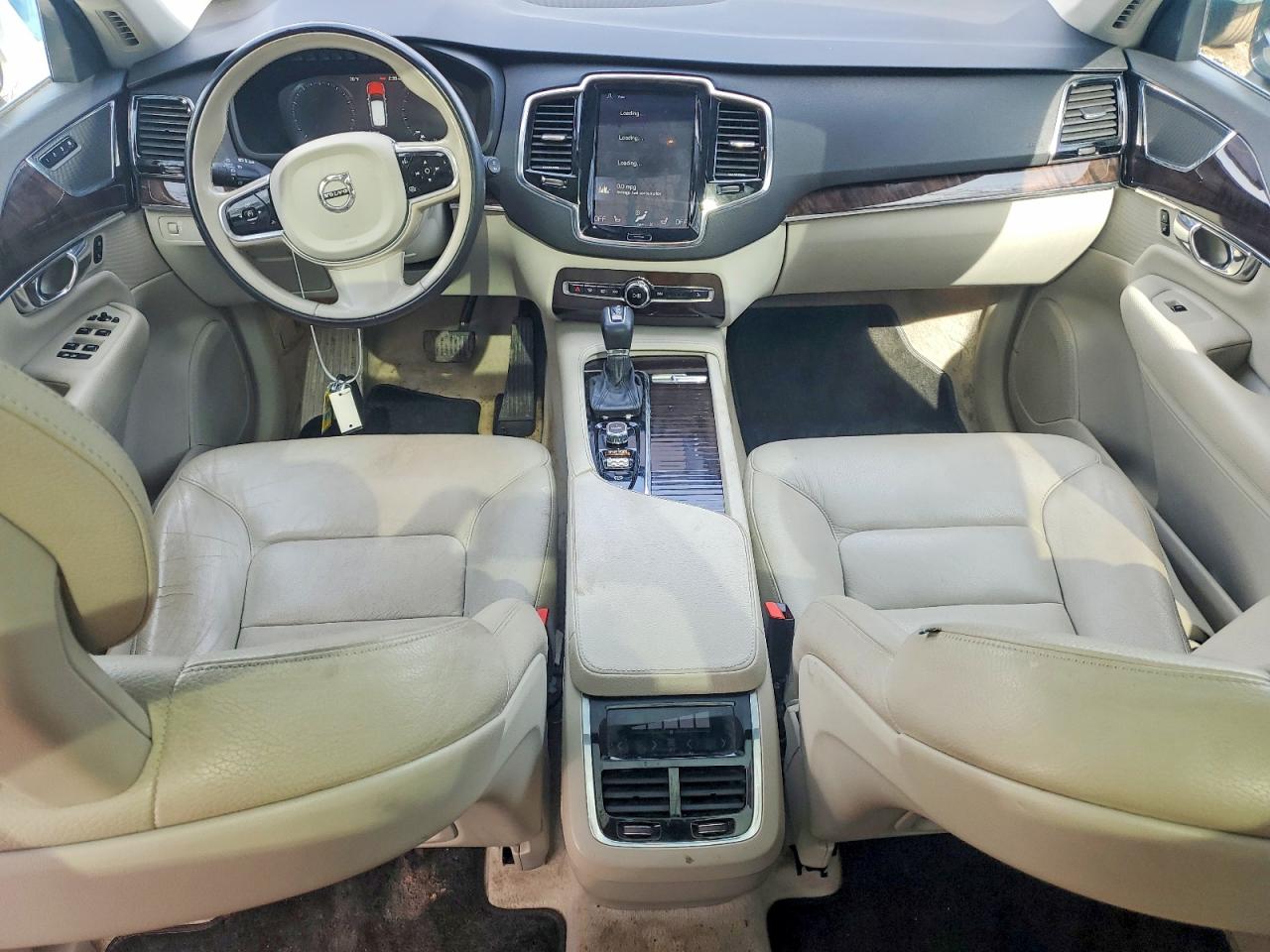 Volvo XC90 T6