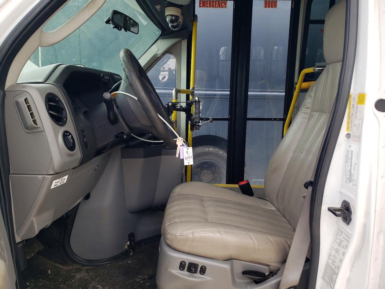 Ford Econoline E350 Super Duty Van