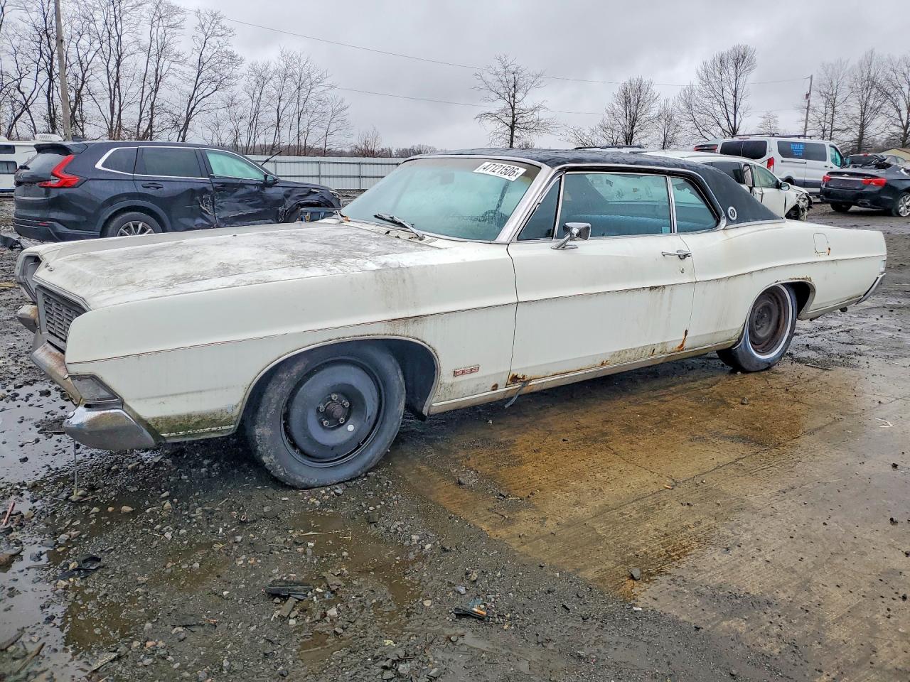 Salvage Ford LTD Image