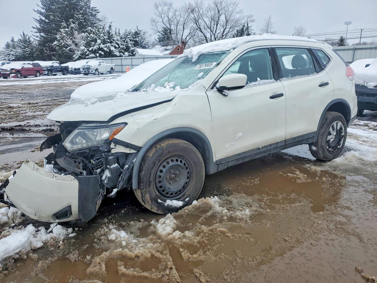 Salvage Nissan Rogue Image