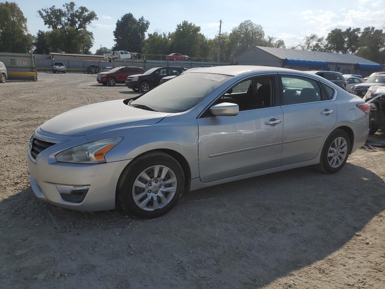 Salvage Nissan Altima Image