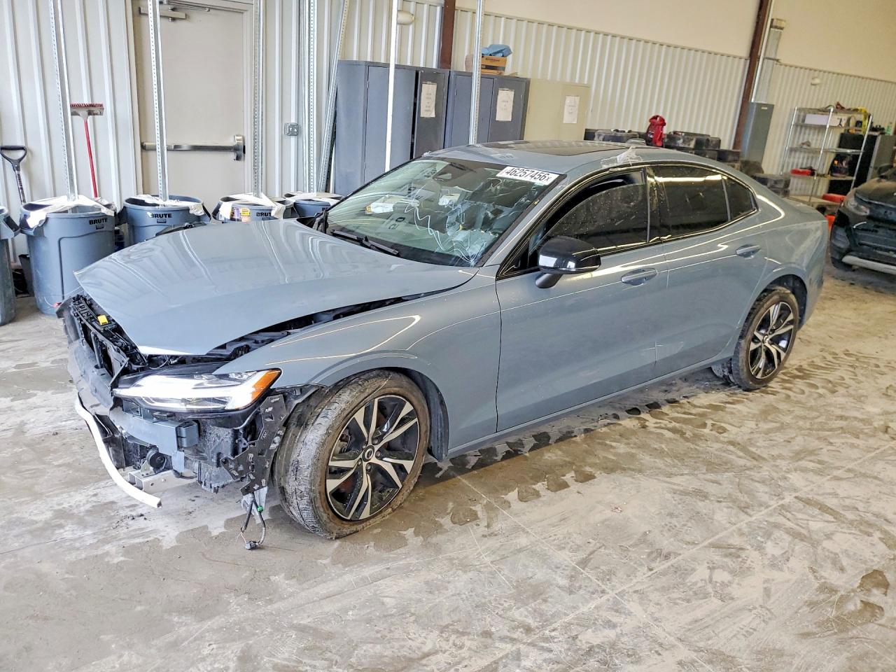 Salvage Volvo S60 Image