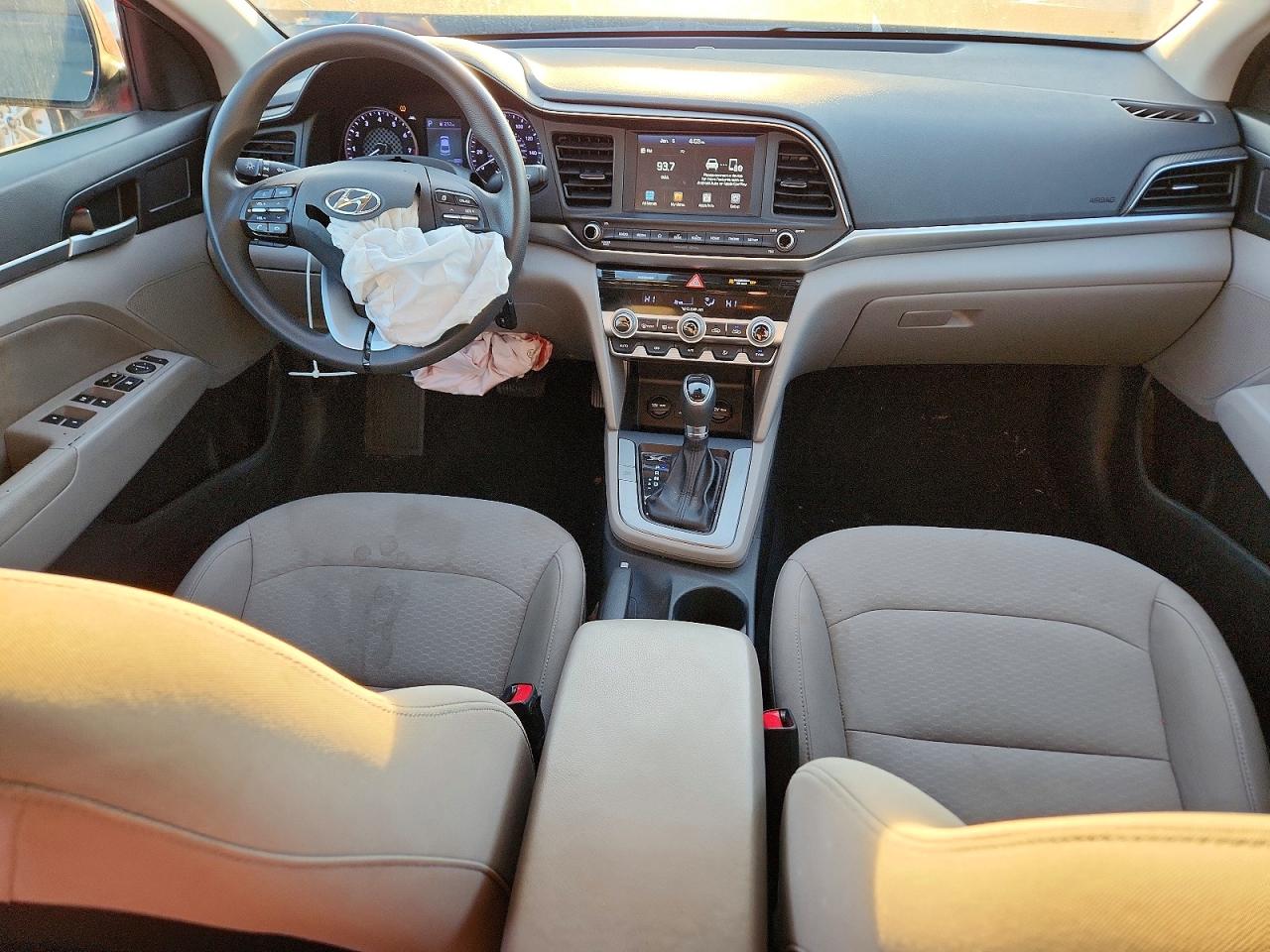Hyundai ELANTRA Sel
