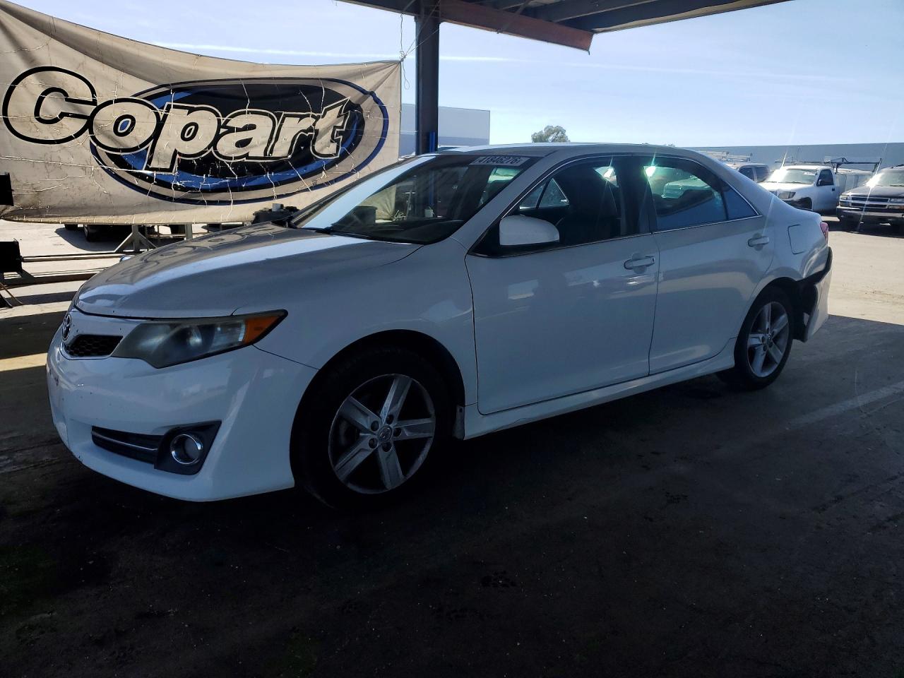 Salvage Toyota Camry Image