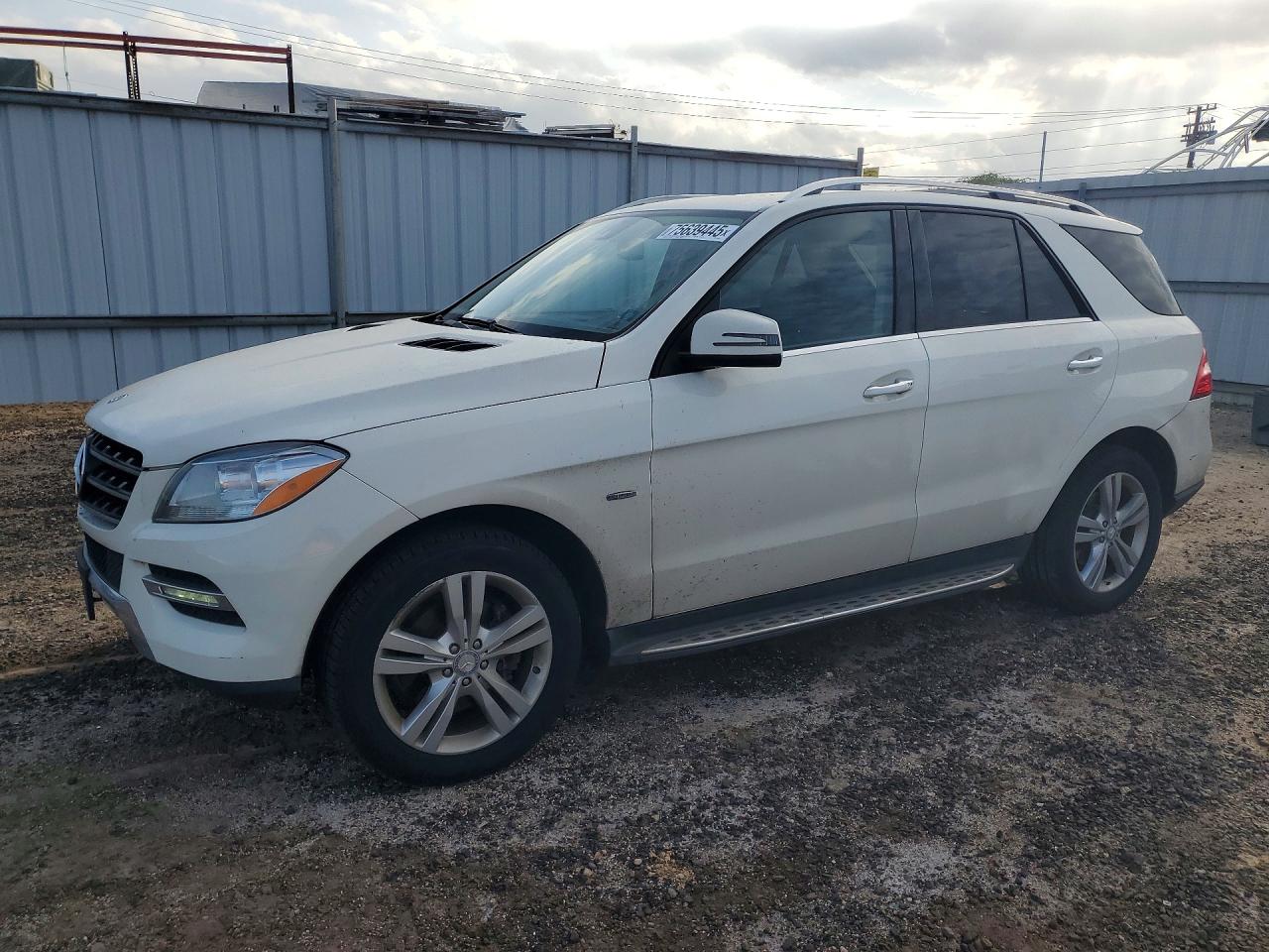 Salvage Mercedes-Benz M-Class Image