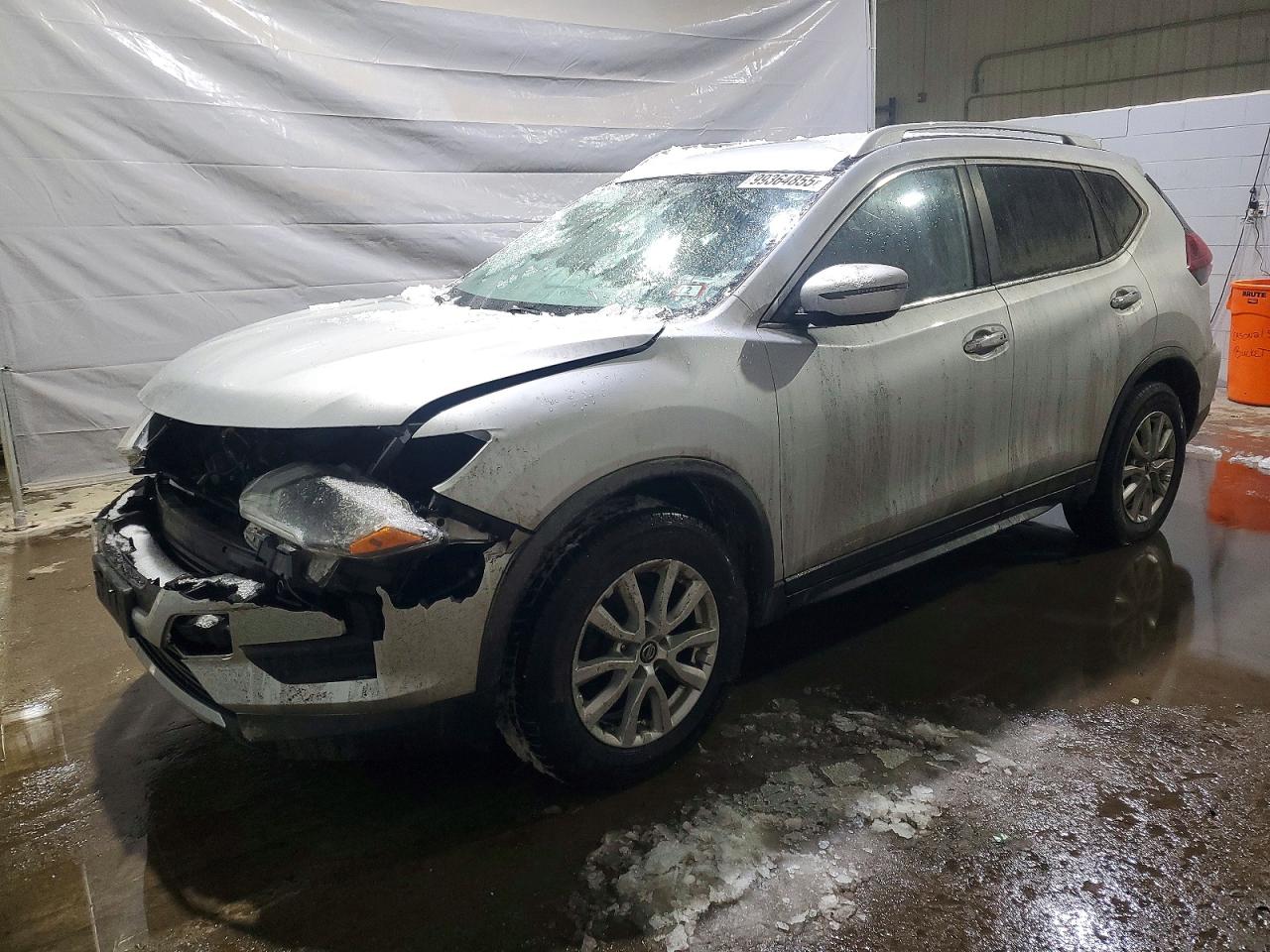 Salvage Nissan Rogue Image