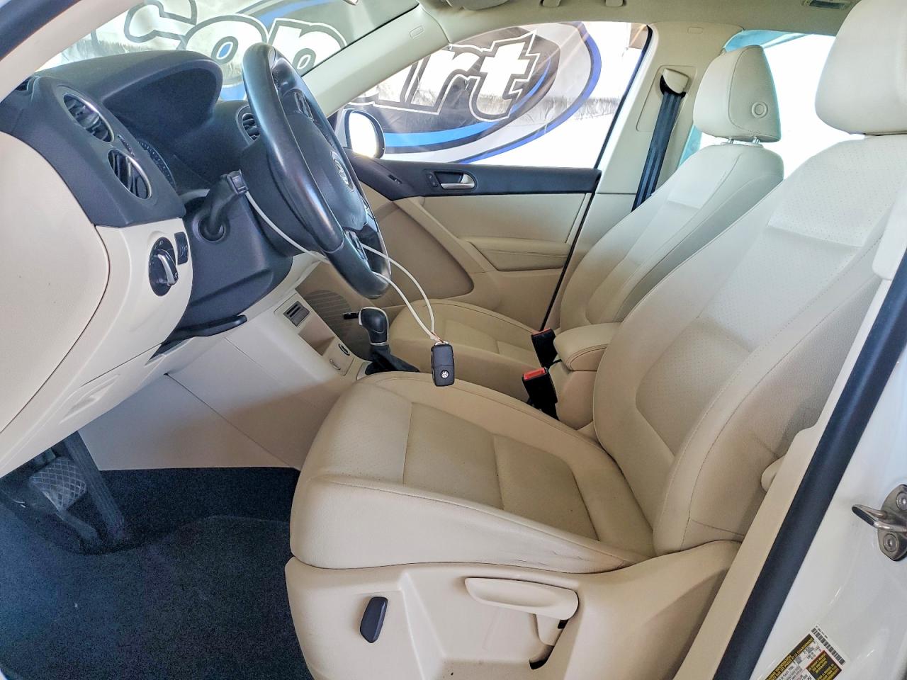 Volkswagen Tiguan S