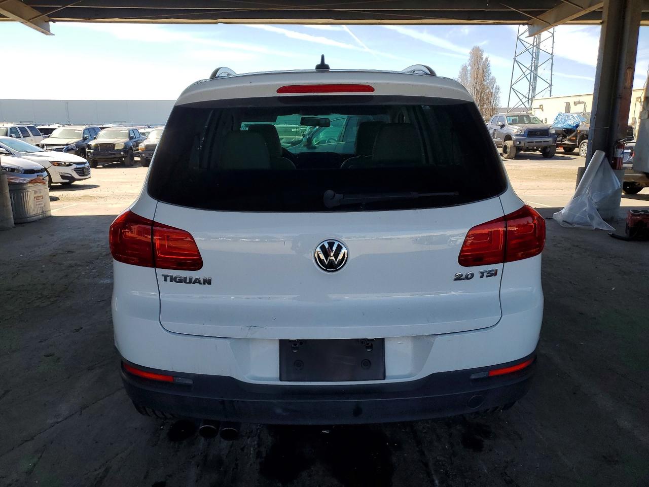 Volkswagen Tiguan S