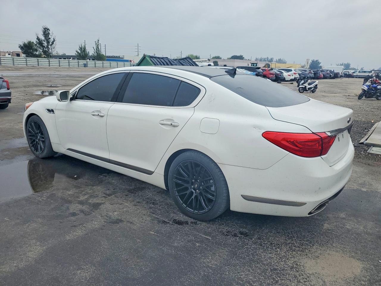 Kia K900 Luxury