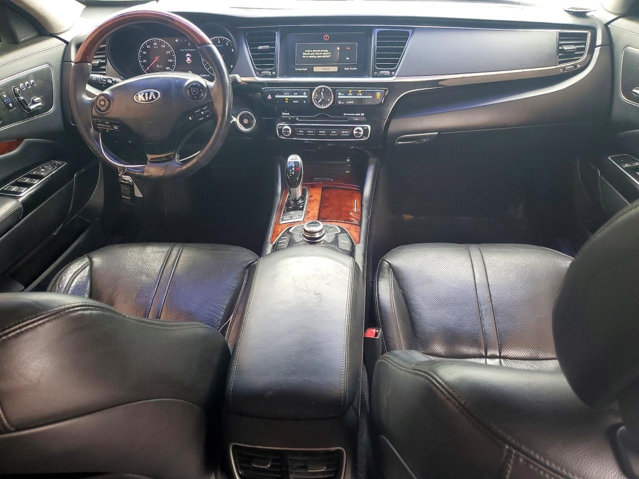 Kia K900 Luxury