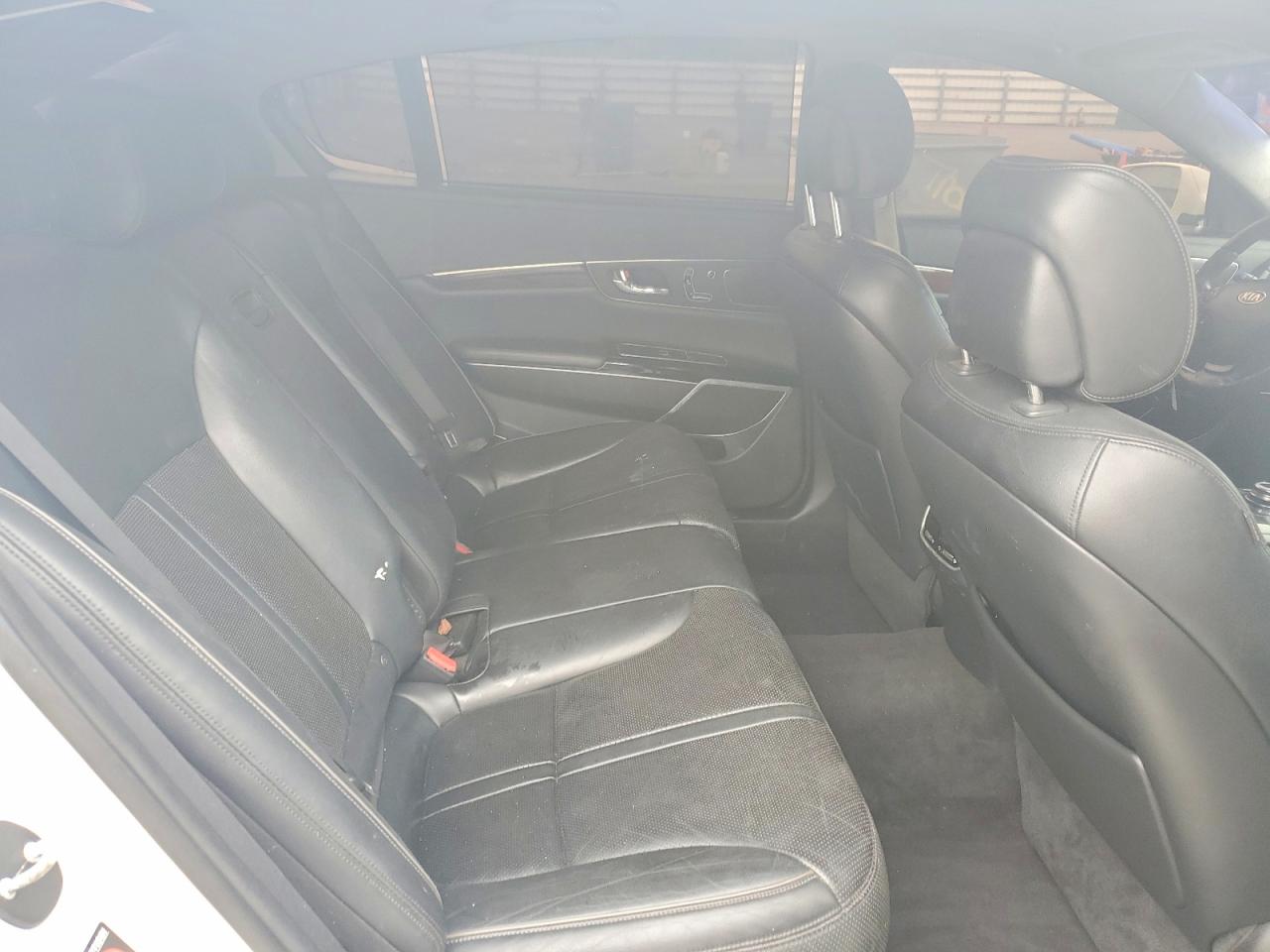 Kia K900 Luxury
