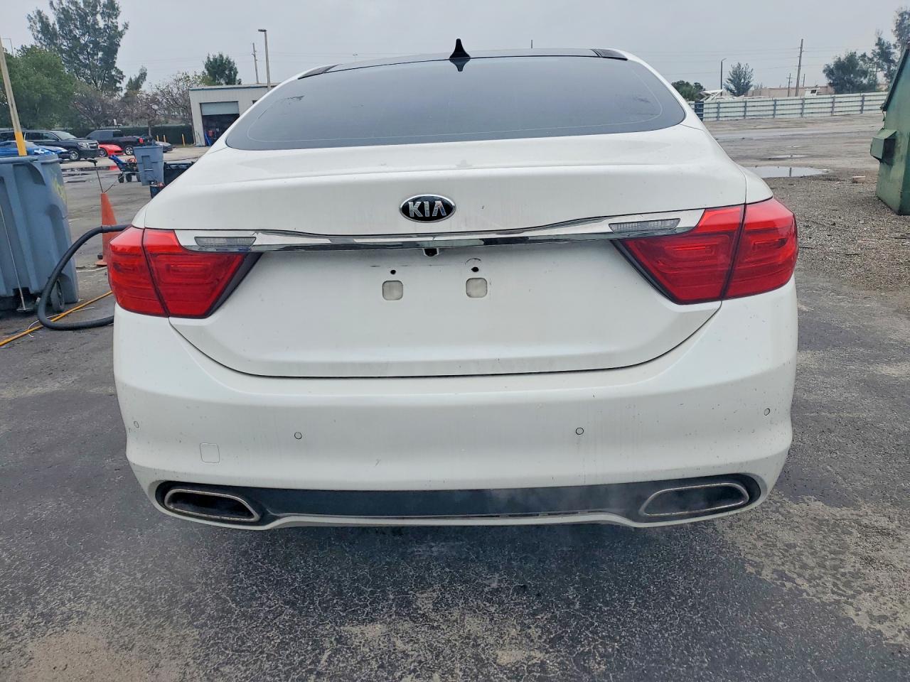 Kia K900 Luxury