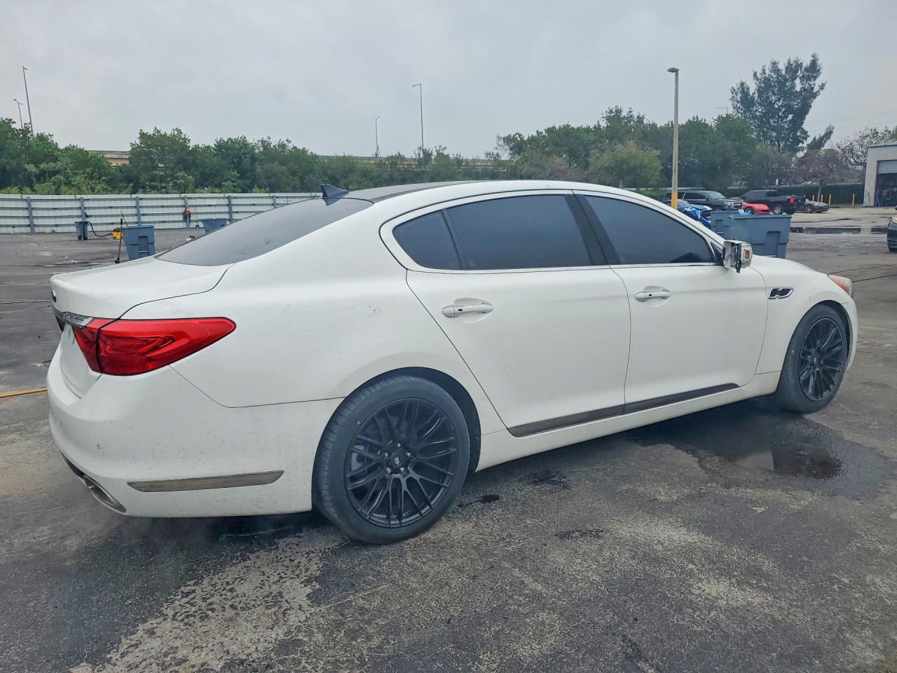 Kia K900 Luxury