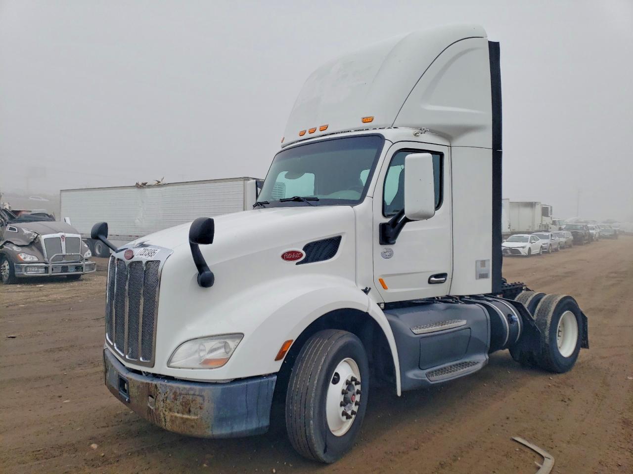 Peterbilt Tractor 579