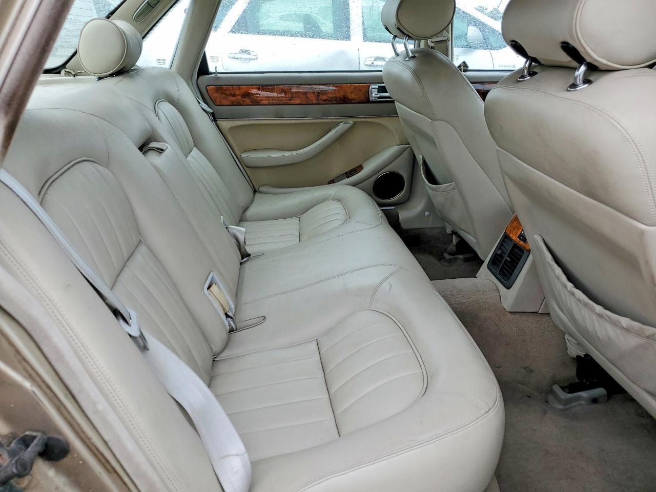 Jaguar Xj6