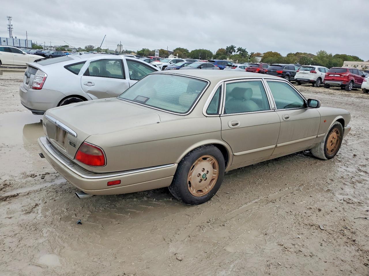 Jaguar Xj6