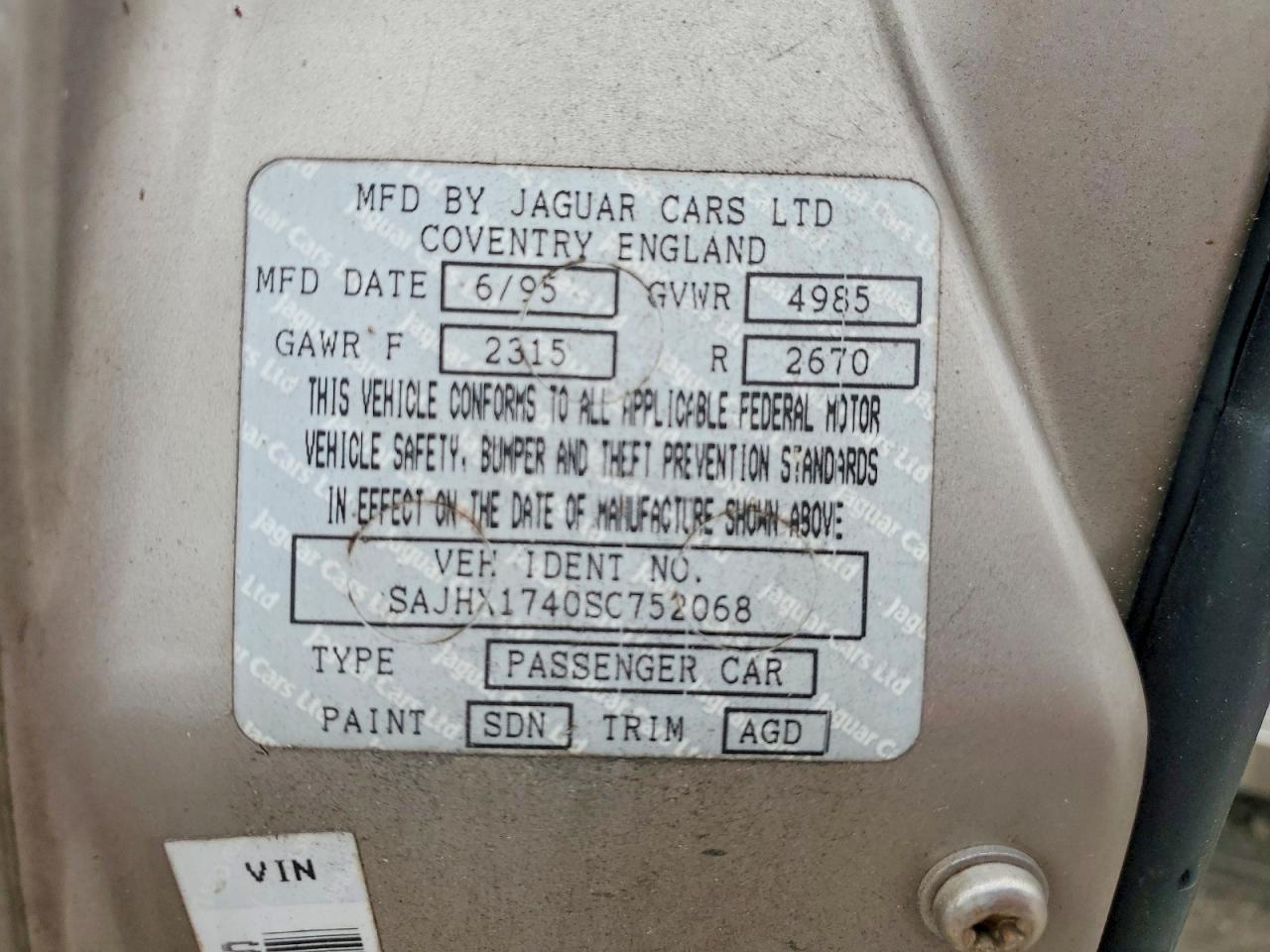 Jaguar Xj6