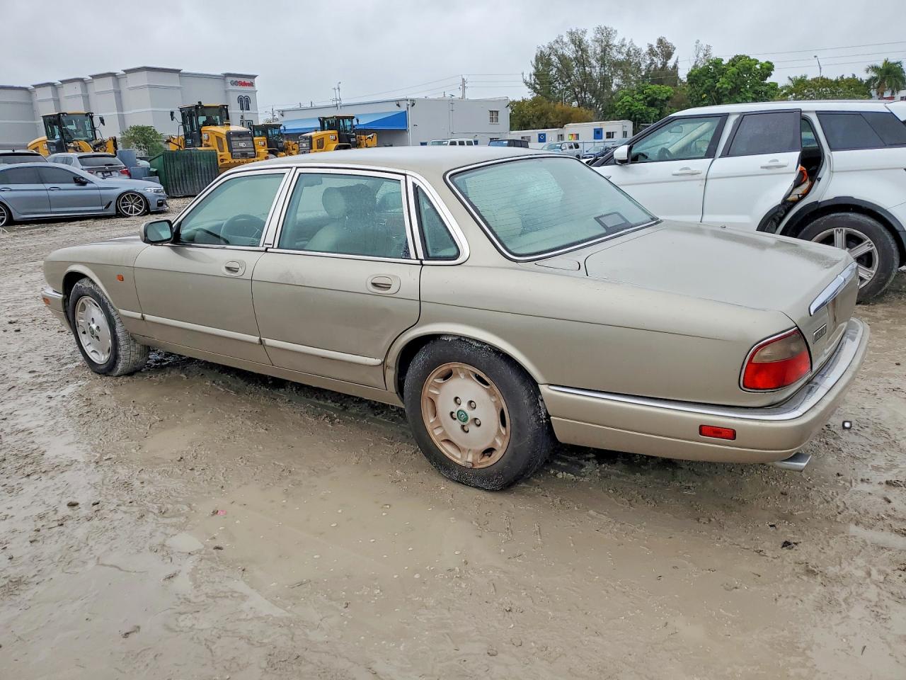 Jaguar Xj6