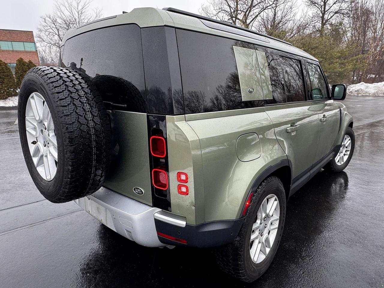 Land Rover Defender 110