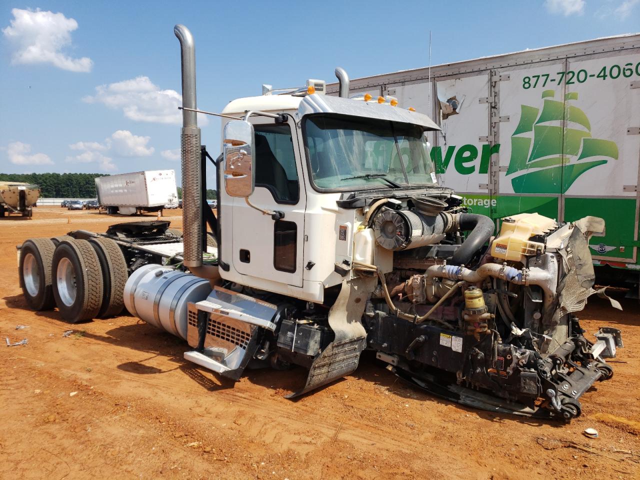 Salvage Mack Pinnacle Image