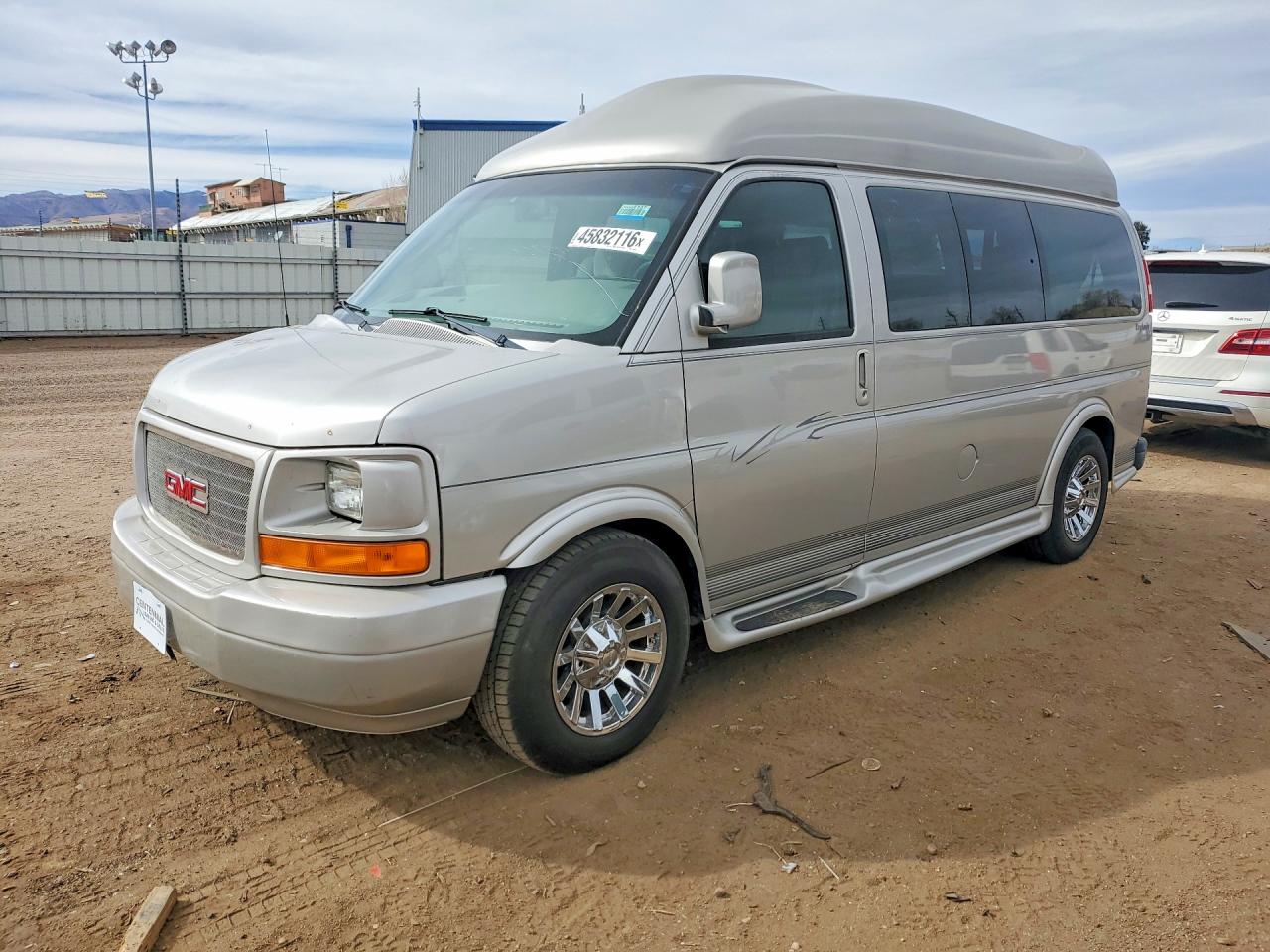Salvage GMC Savana Image