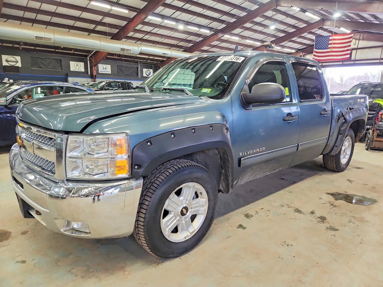 Salvage Chevrolet Silverado Image