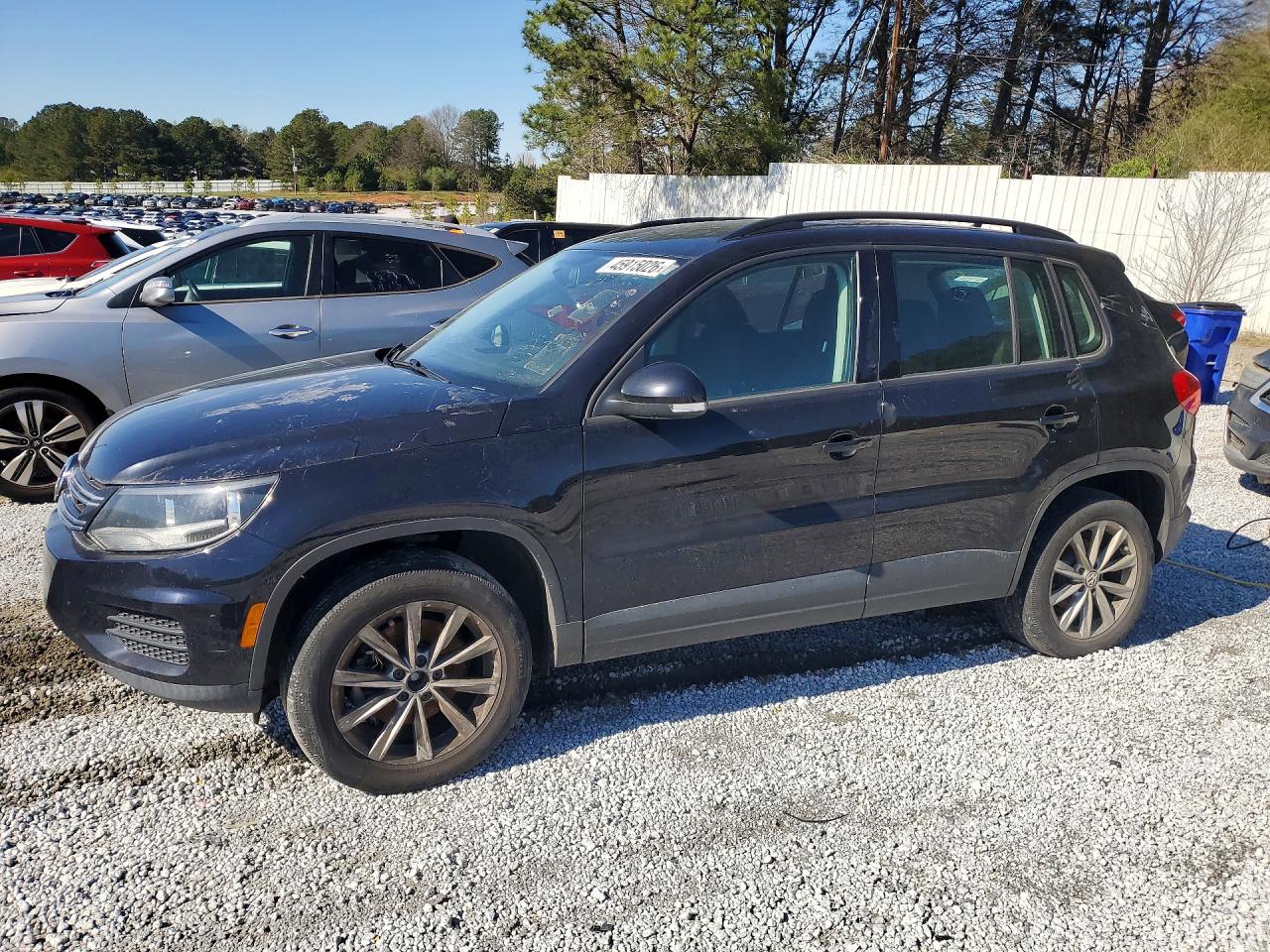 Salvage Volkswagen Tiguan Image