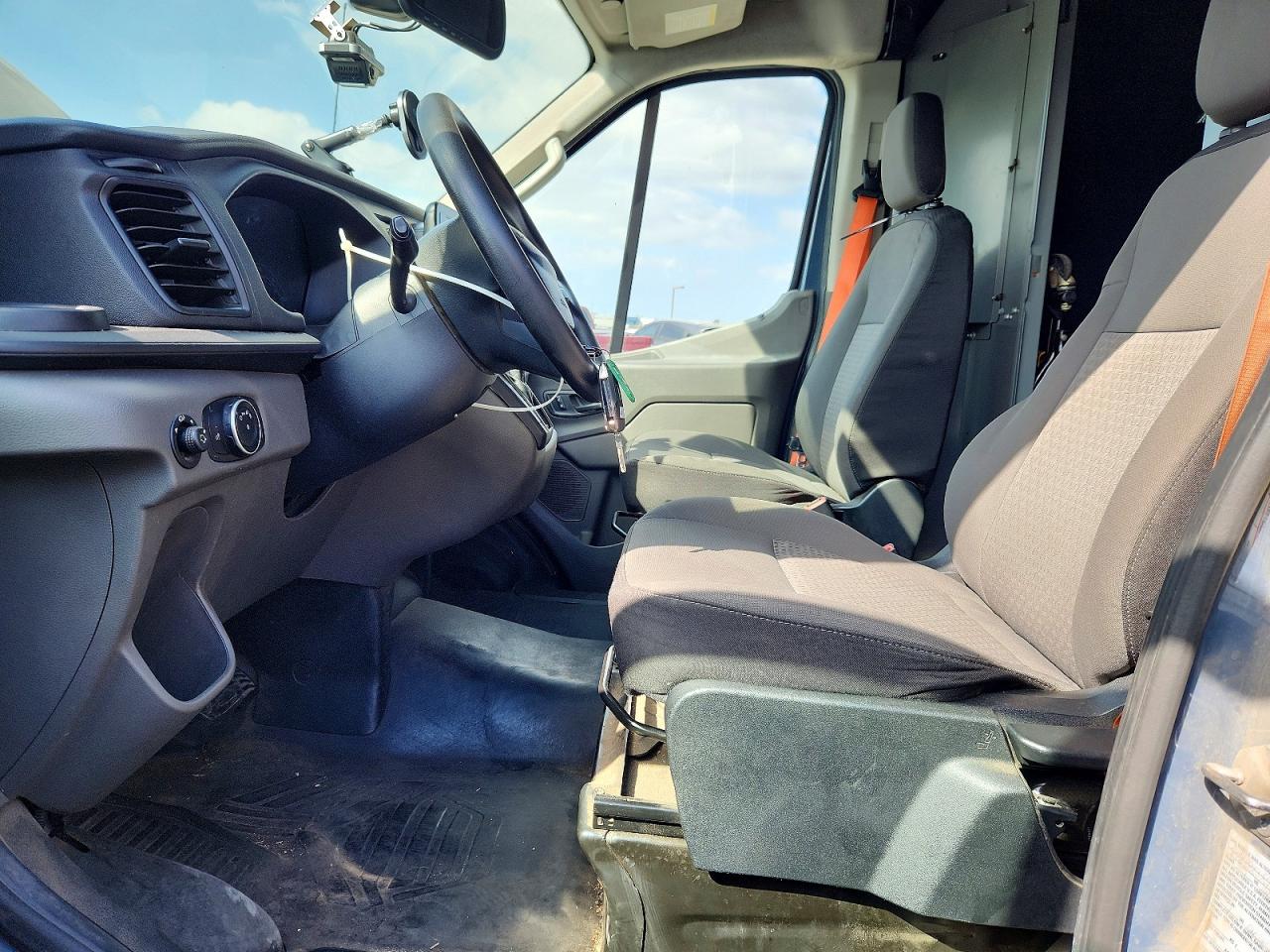 Ford Transit T-250